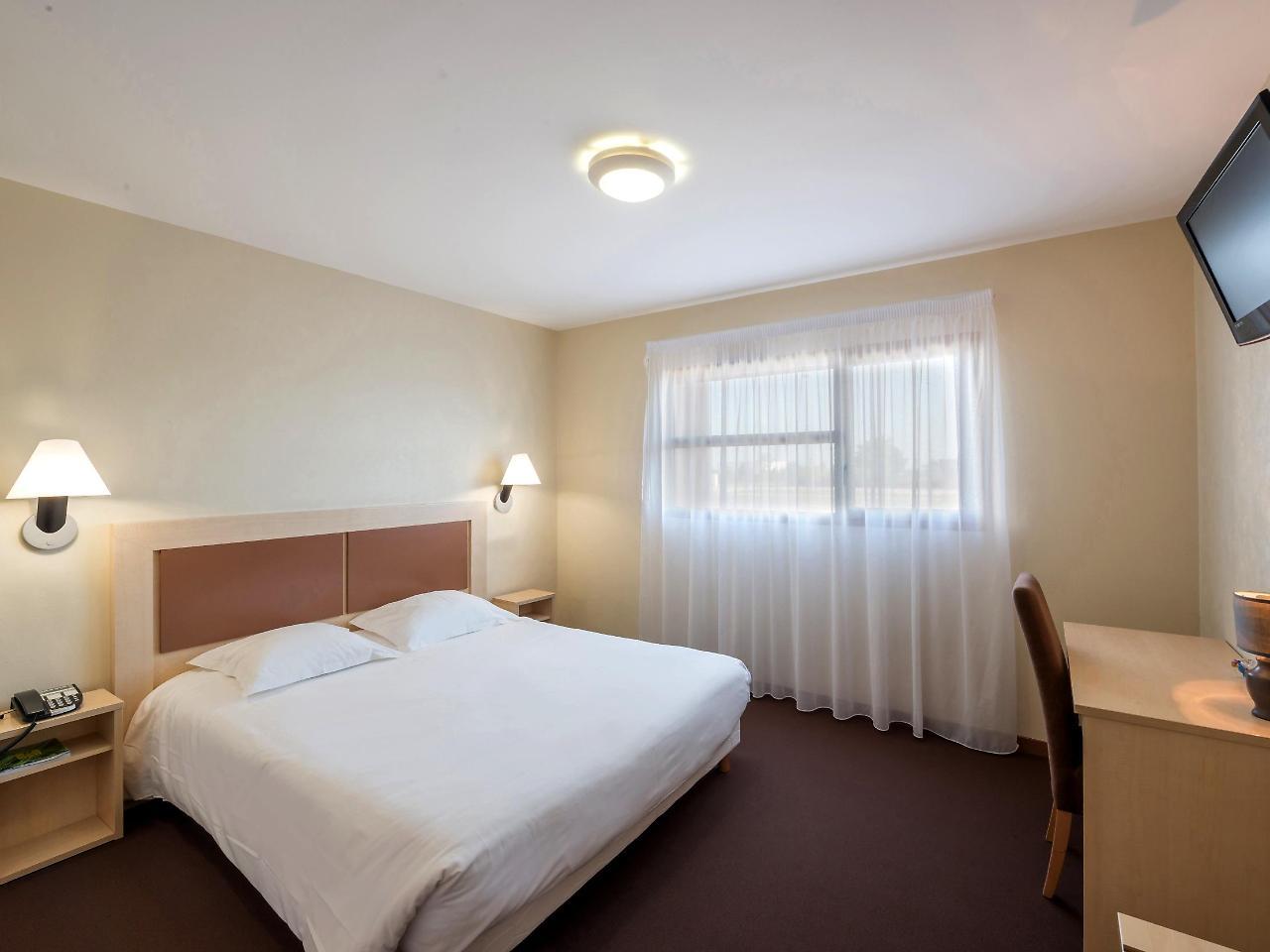 Cit'Hotel Talencia Thouars Bagian luar foto
