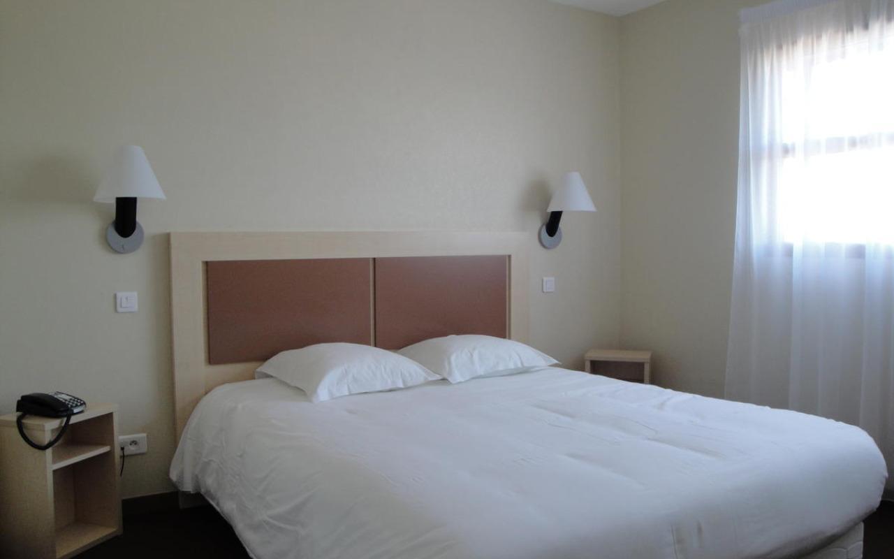 Cit'Hotel Talencia Thouars Bagian luar foto
