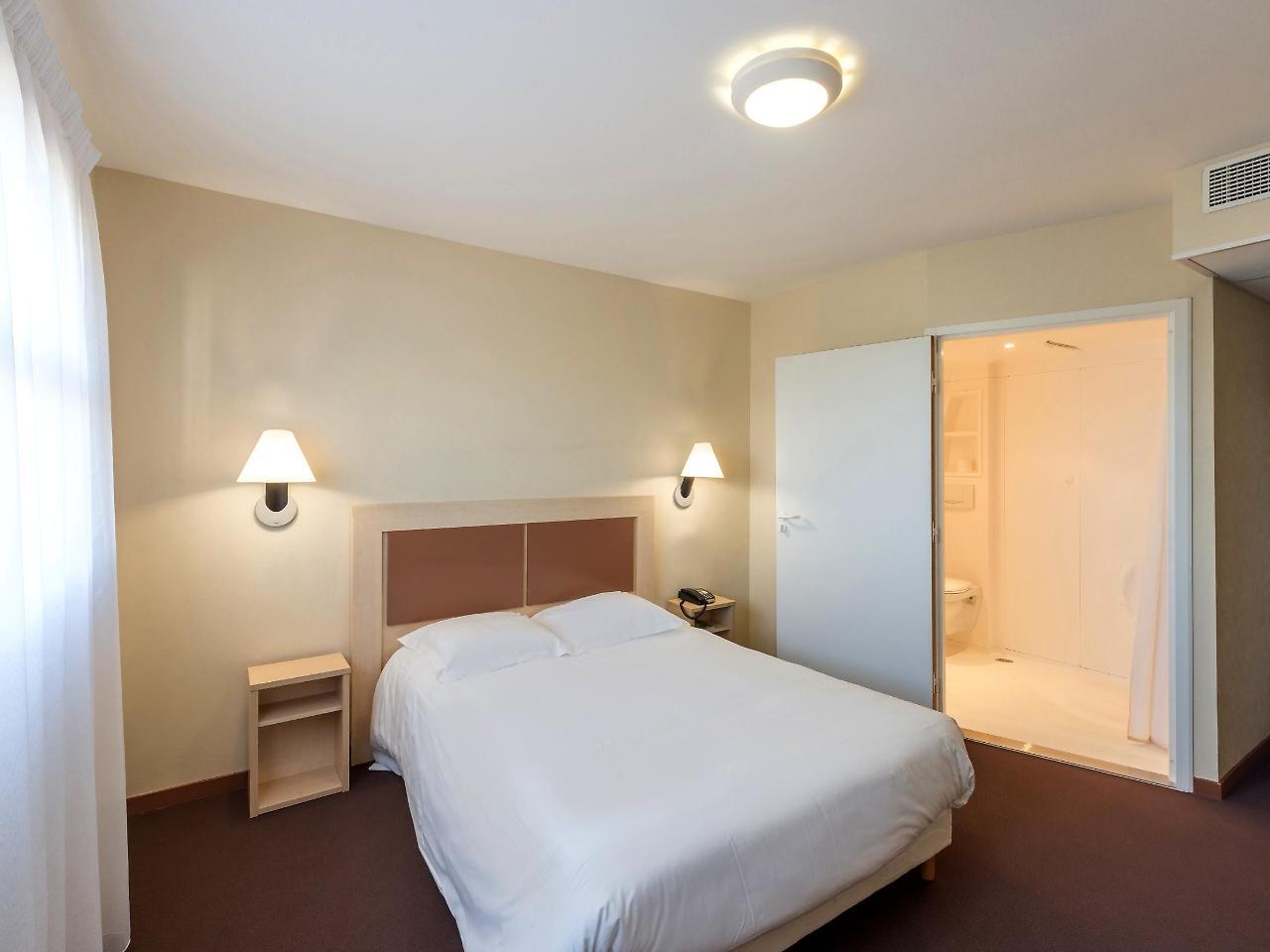 Cit'Hotel Talencia Thouars Bagian luar foto