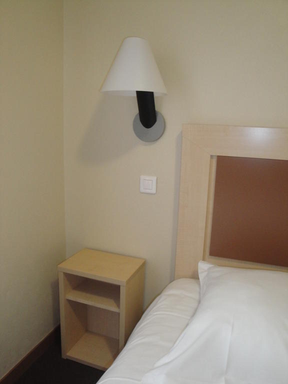 Cit'Hotel Talencia Thouars Ruang foto