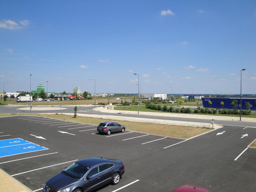 Cit'Hotel Talencia Thouars Bagian luar foto